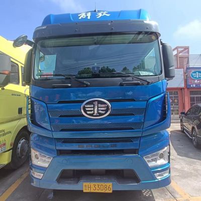 Sinotruck 560HP Tipper Trailer com tanque de combustível de 1000L dentro de opções de personalização