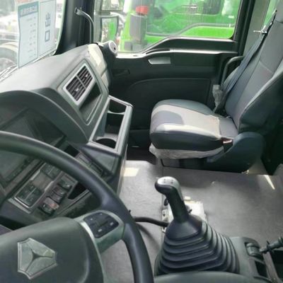 Venda de veículos pesados Sinotruk Chassis Direção hidráulica Euro 5 Capacidade do motor 4-6L