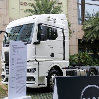 560HP Heavy-Duty 6X4 Trator com Suspensão Aérea Customização do Assento e Custo de Envio