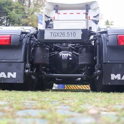 560HP Heavy-Duty 6X4 Trator com Suspensão Aérea Customização do Assento e Custo de Envio