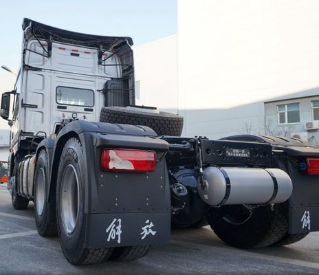 Caminhão FAW usado com cadeira de suspensão a ar e tanque de combustível de 600L em boas condições