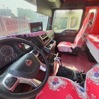 Sinotruck 480HP Semi-trailer com assento de suspensão a ar e 8.800kg de peso bruto do pacote