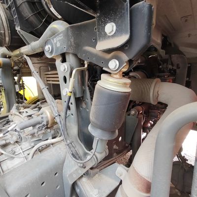 Caminhão tractor 6X4 usado com pneus sem tubo e 351-450 cv