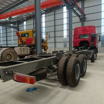 Caminhão de descarga Sinotruk Caixas de carga de alta capacidade e estrutura durável para empregos exigentes