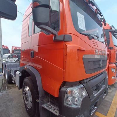 Moeda dos EUA HOWO Caminhão de reboque com reboque de 400L e assento de suspensão pneumática