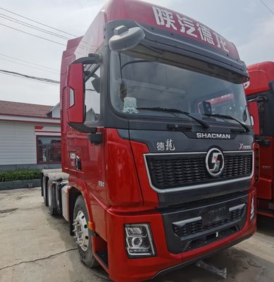 Base de caminhão de descarga de estilo de elevação frontal com chassi e pneus Sinotruk 21-30t Capacidade de carga