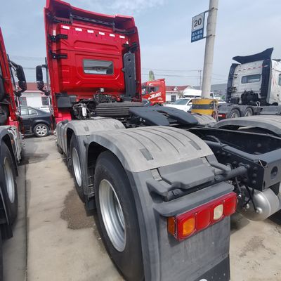 Base de caminhão de descarga de estilo de elevação frontal com chassi e pneus Sinotruk 21-30t Capacidade de carga