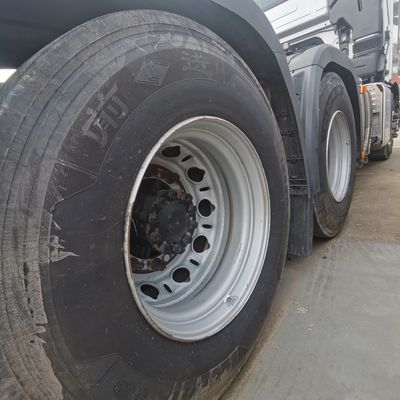 Certificação de pneus ECE Sinotruck 400HP Motor Suspensão aérea Assento do condutor Partes de semi-reboque