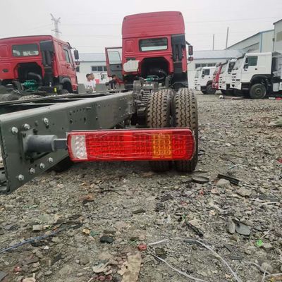 Vida útil ≤ 1 ano HOWO camião de carga pesado com tanque de combustível de 400-600L e pneus