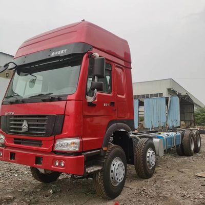 11.6mX2.55mX3.96m Haowo Carrinha comercial de segunda mão com pneus e capacidade de tanque de combustível 400-600L