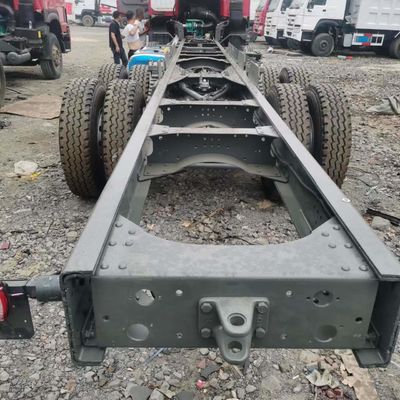 11.6mX2.55mX3.96m Haowo Carrinha comercial de segunda mão com pneus e capacidade de tanque de combustível 400-600L