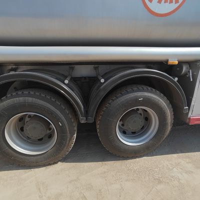 Sinotruk HOWO 6X4 336HP 15cbm Caminhão cisterna de vácuo Caminhão de esgoto Modelo Zz1257n4641W com 1
