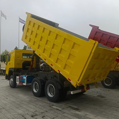 Caminhão de transporte de carga pesada HOWO Diesel Self Dumping 4-6L Capacidade do motor e custo de envio