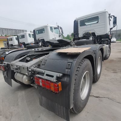 6×4 Tração Sinotruk Tractor pesado com assento de suspensão a ar e tanque de combustível de 600L