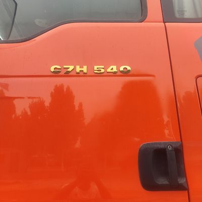 Caminhão-reboque com assento de suspensão pneumática para motores de reboque com capacidade &gt; 8 l e pesado