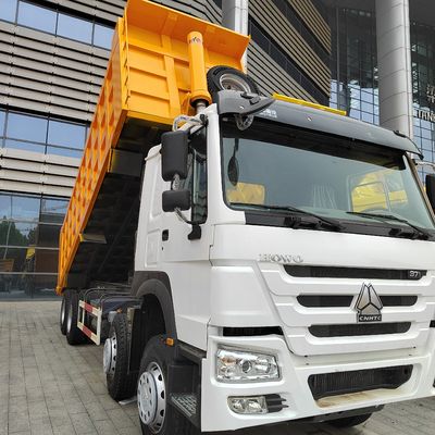 Euro2 Sinotruk HOWO 375HP 8*4 Caminhão de descarga Estilo de elevação frontal com &gt; 8L de capacidade do motor