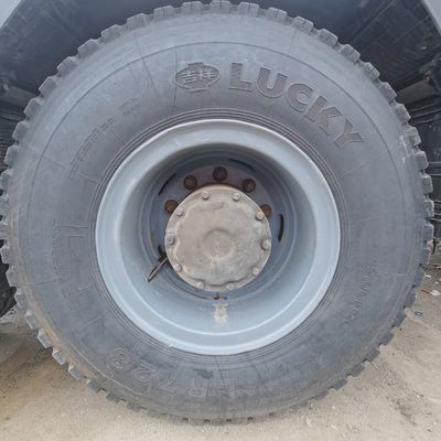 Caminhão Shacman Tipper com transmissão manual 400L Tanque de combustível e design de pneu sem tubo
