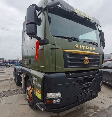 Suspensão aérea Assento do condutor Potente 480HP Motor e 6X4 Sinotruck Configuração