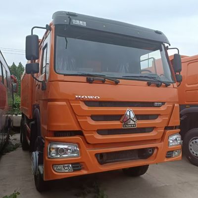 Equipamento de reboque industrial com pneus e direção hidráulica no chassi do camião Sinotruk