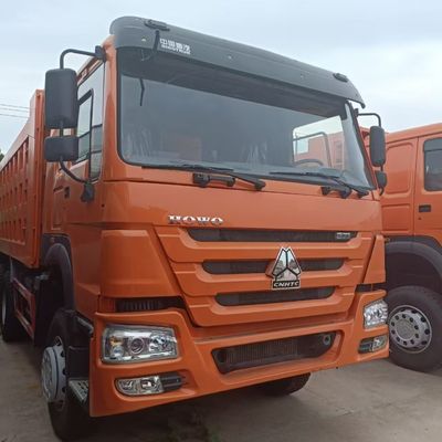 Equipamento de reboque industrial com pneus e direção hidráulica no chassi do camião Sinotruk