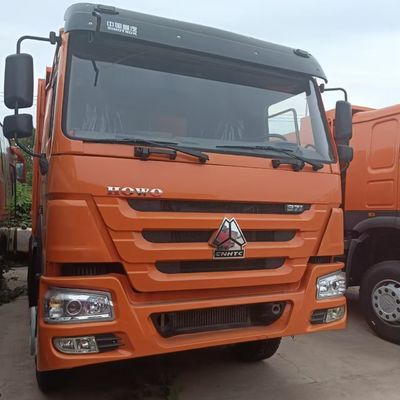 Equipamento de reboque industrial com pneus e direção hidráulica no chassi do camião Sinotruk