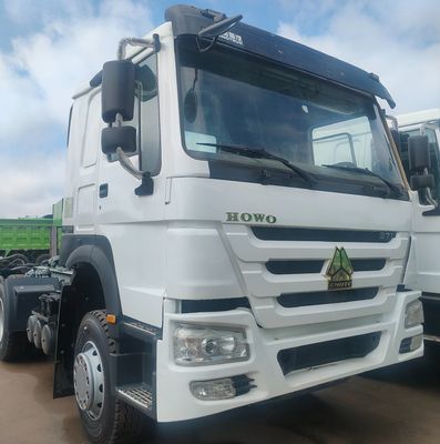 Transporte de mercadorias Triturador de caminhão HOWO de carga pesada personalizado com design de pneus sem tubos
