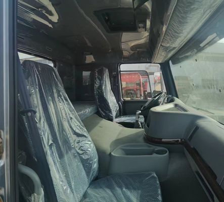Capacidade de carga de 30 t Caminhão de mineração durável Sistema de direcção hidráulica e personalização