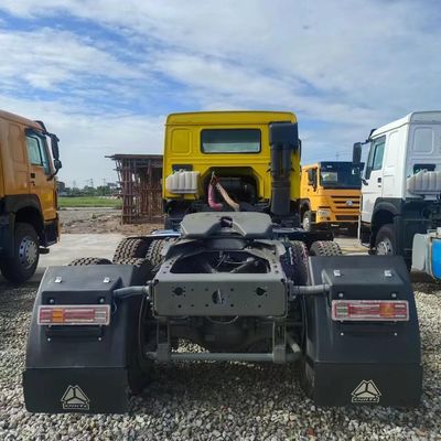 6.8x2.5x3.8m Heavy Duty HOWO Tractor Transport Truck 2024 Modelo Design de pneus sem tubos