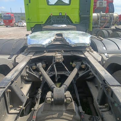 31-40t Capacidade de carga FAW Jiefang J6p420HP Trator diesel 6X4 com assento de suspensão pneumática