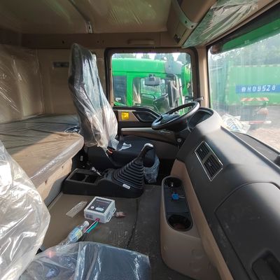 Sinotruk HOWO 6X4/8X4 camião pesado com 6 meses de serviço pós-venda