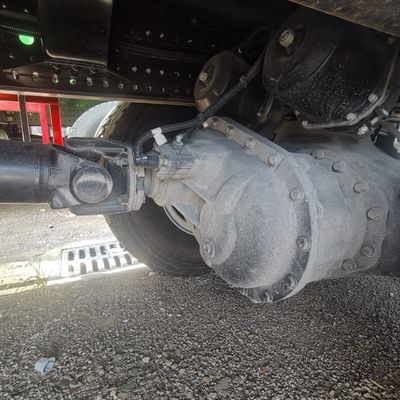 Transmissão manual Tipo de caminhão-trator Auman com suspensão a ar Modelo de camião-dump usado