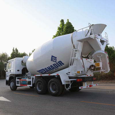 2m3 8m3 12m3 4X2 /6X4/8X4 Camião-tanque móvel HOWO Camião-diesel manual montado
