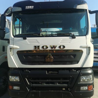 Caminhão para mistura de concreto Sinotruk com sistema de direção hidráulica