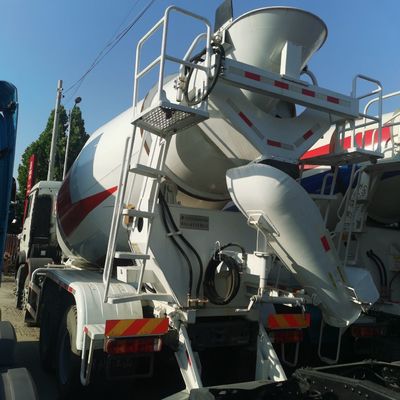 Caminhão para mistura de concreto Sinotruk com sistema de direção hidráulica