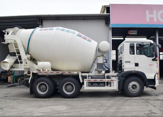 Caminhão de mistura de concreto com direção hidráulica Euro 3 com cor personalizada da Sinotruk