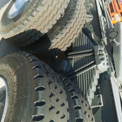 Caminhão de mistura de cimento Foton Zz1257n3647n1 com potência máxima de 400 cv e pneus