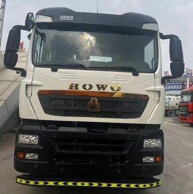 Chassi de misturador de concreto de direção hidráulica Sinotruk utilizado para aplicações de carga útil de 30 T