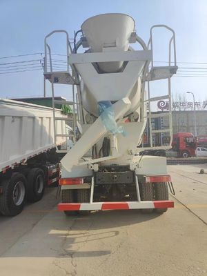 Chassis Sinotruk Hidráulico Direção Hidráulica Misturador de concreto com 8 cilindrada e 400 hp