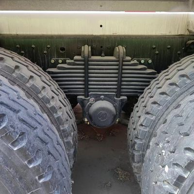 Caminhão de mistura de cimento hidráulico de aço carbono 8x4 para durabilidade e desempenho da Sinotruk