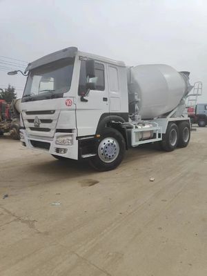 Chassi Sinotruk personalizado caminhão de mistura de direção hidráulica com assistência de energia e pneus