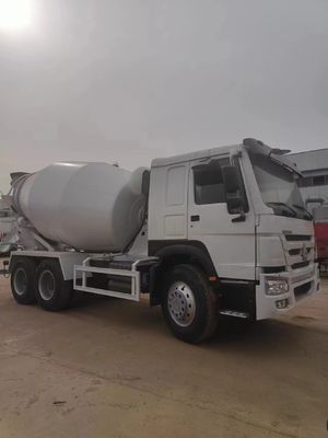 Chassi Sinotruk personalizado caminhão de mistura de direção hidráulica com assistência de energia e pneus