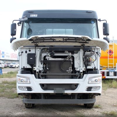 Modo de condução 8x4 Sinotruk Chassis Cement Mixer com direção hidráulica e assistência de energia