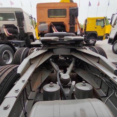 Transporte de minério de tipo de descarga de estilo de elevação frontal com potência de 371 HP e alta capacidade