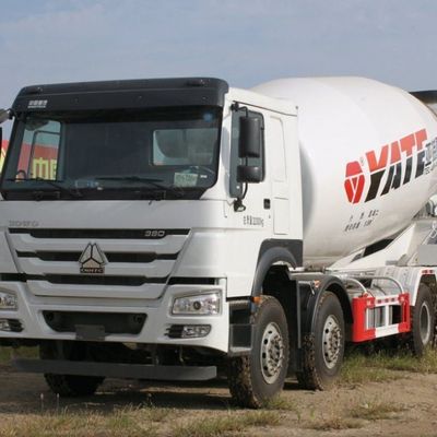 Veículo de mistura de cimento Sinotruk com pneus e personalização do sistema de direção hidráulica