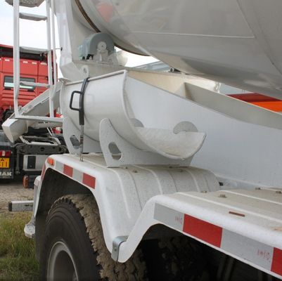 Veículo de mistura de cimento Sinotruk com pneus e personalização do sistema de direção hidráulica
