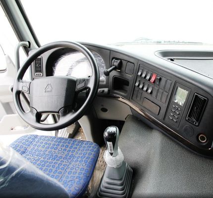 Chassi Sinotruk personalizado Direção hidráulica Caminhão de mistura de concreto pesado com pneus