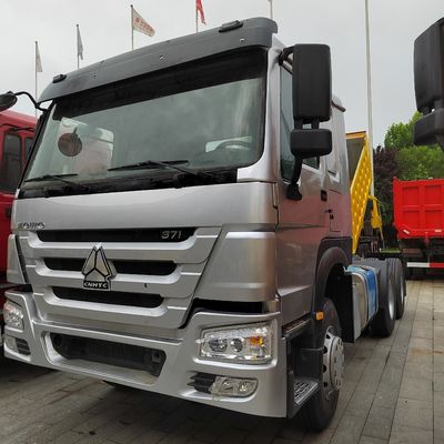 Sinotruk Chassis Heavy-Duty Construction Hauler com depósito hidráulico e capacidade de 40 t