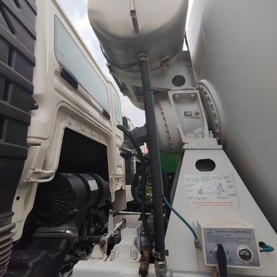 Sinotruck HOWO 6X4 8X4 Misturador de cimento usado Desconto 5% com material de caixa de carga de aço carbono