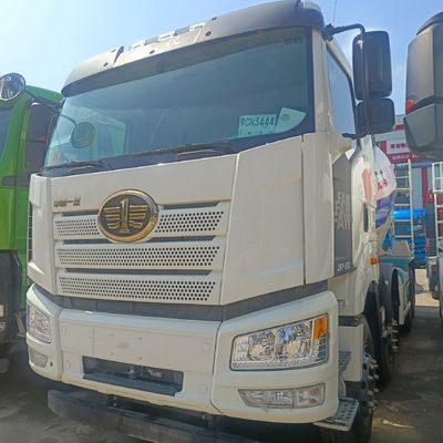 Camiões de mistura com chassi Sinotruk e sistema de direção hidráulica Pagamento inicial