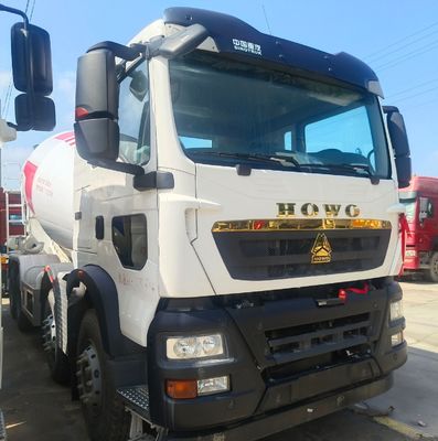 Caminhão de mistura industrial com sistema de direção hidráulica e 8 cilindros para mistura